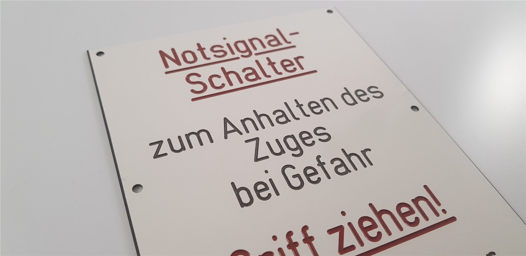 Gefrästes Sicherheits- und Brandschutzschild
